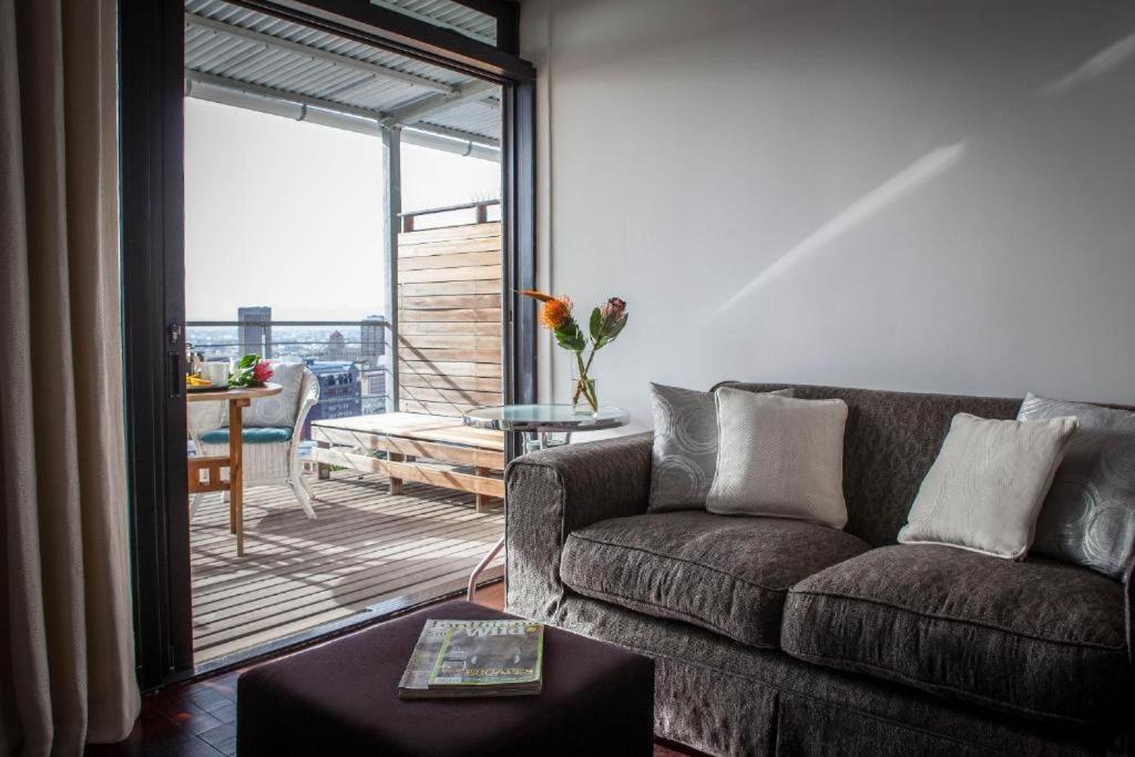 8 On Upper Bloem Apartment เคปทาวน์ ภายนอก รูปภาพ