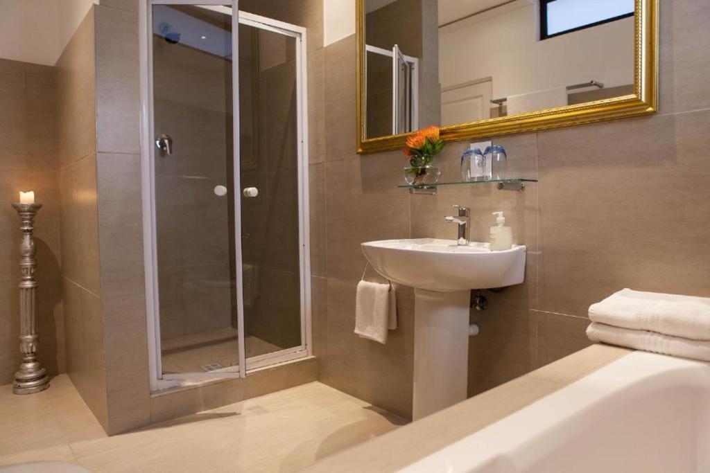 8 On Upper Bloem Apartment เคปทาวน์ ภายนอก รูปภาพ